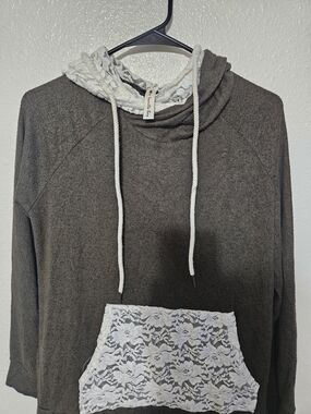 Vintage!! Vanilla Bay Olive Green Lace-Trim Pullover Hoodie